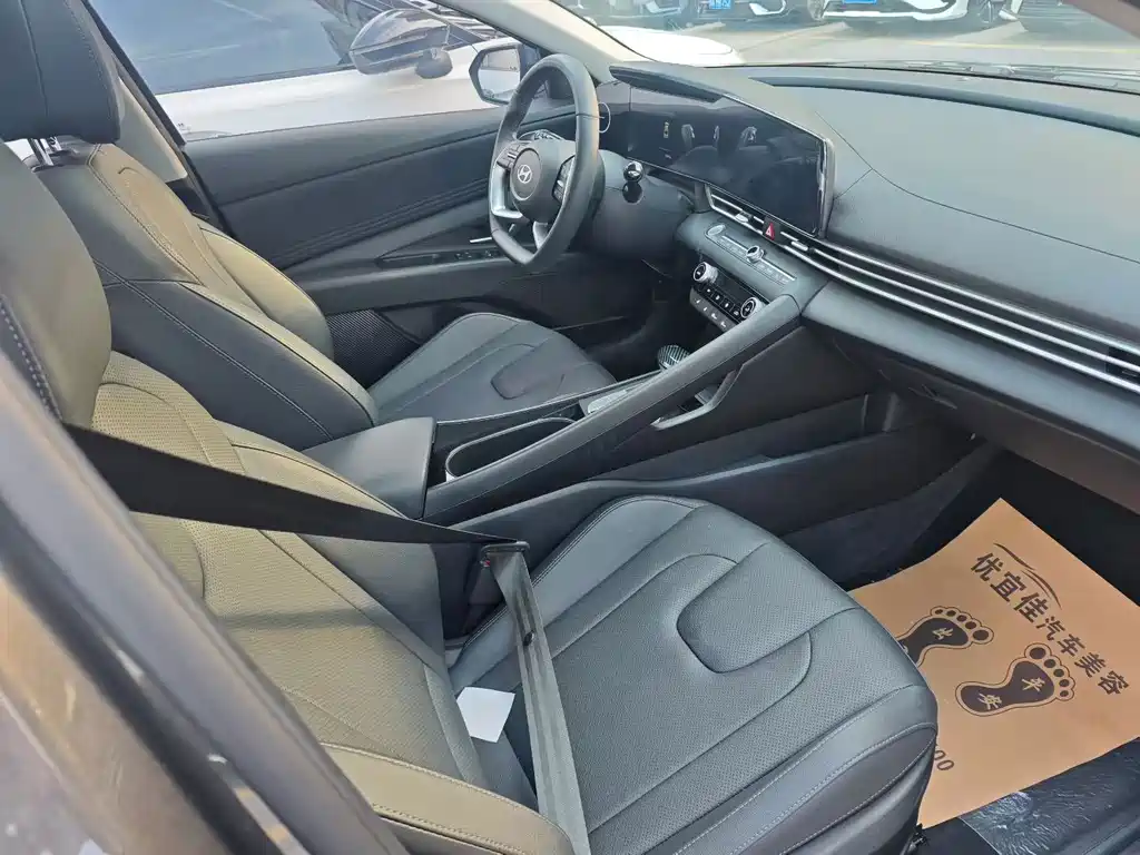 Hyundai Elantra — миниатюра 10