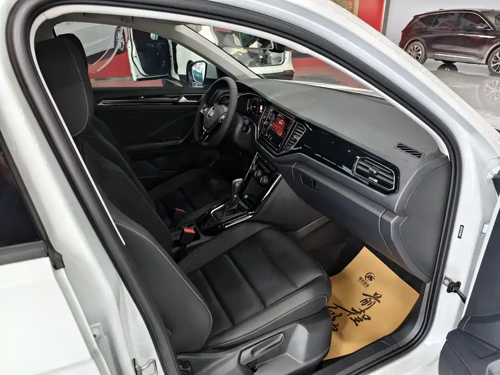 VOLKSWAGEN T ROC EXPLORING SONGS