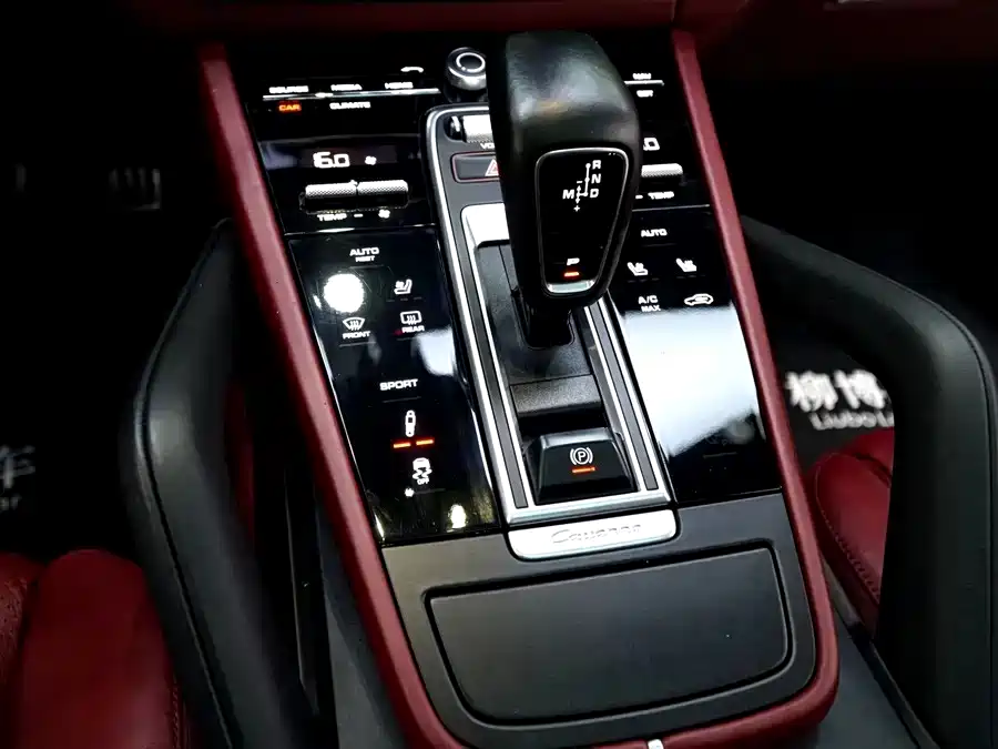 Porsche Cayenne — миниатюра 7