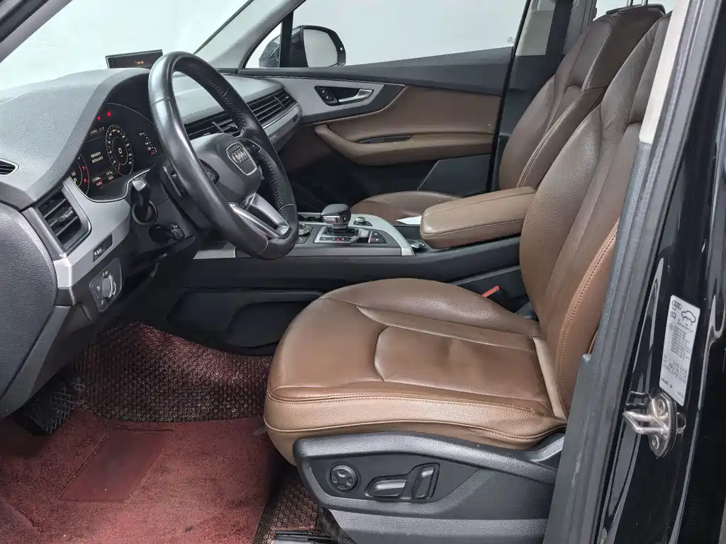 Audi Q7 — миниатюра 11