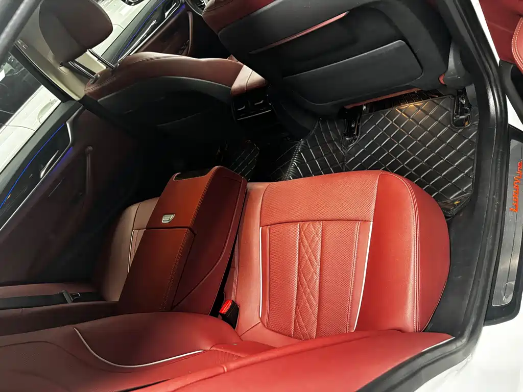 BMW 5 Series — миниатюра 13