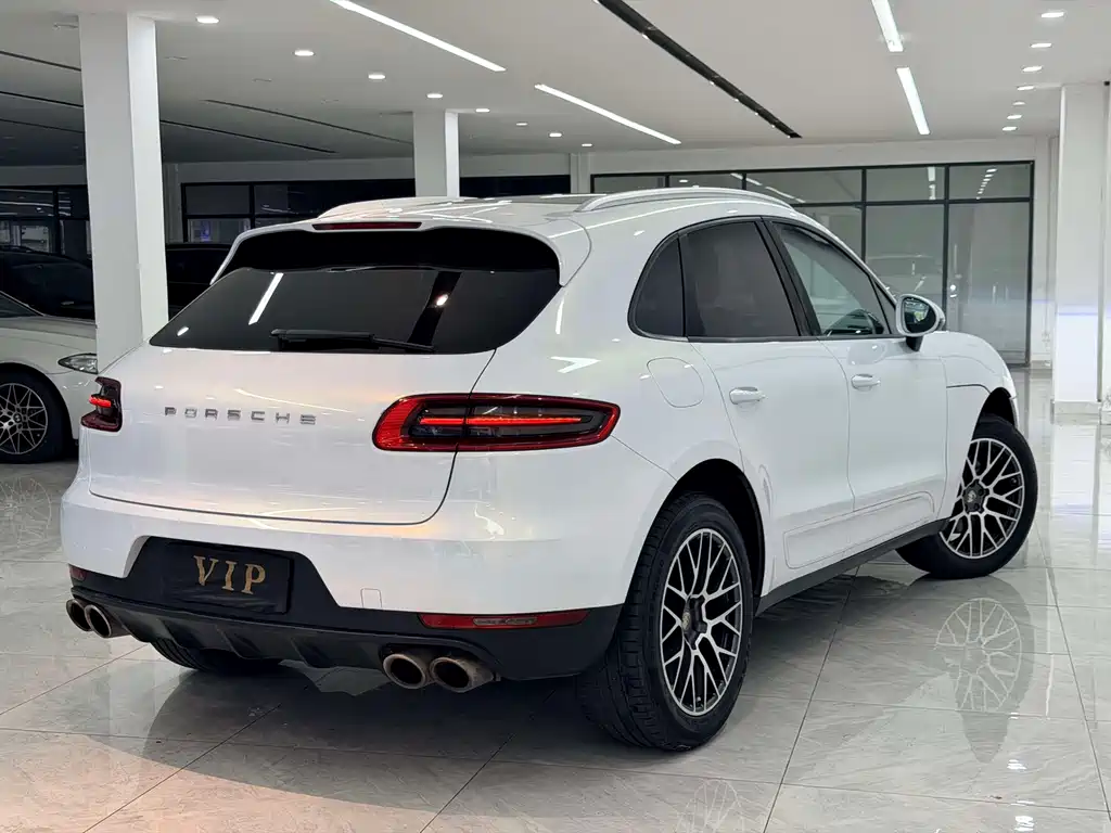 Porsche Macan — миниатюра 7