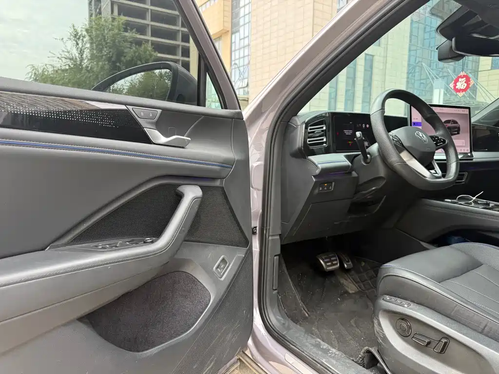 Volkswagen Tiguan L — миниатюра 8