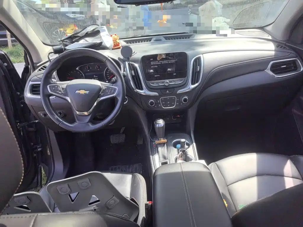 Chevrolet Equinox — миниатюра 10