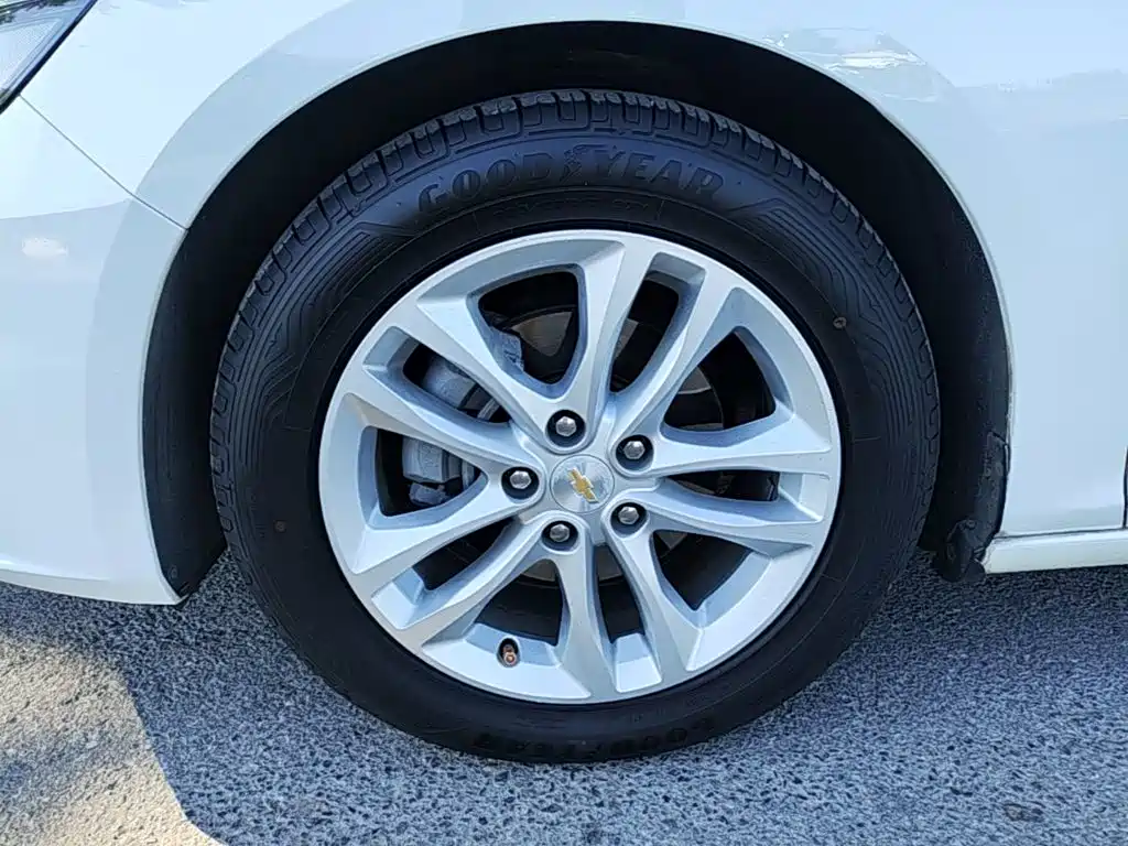 Chevrolet Malibu XL — миниатюра 23