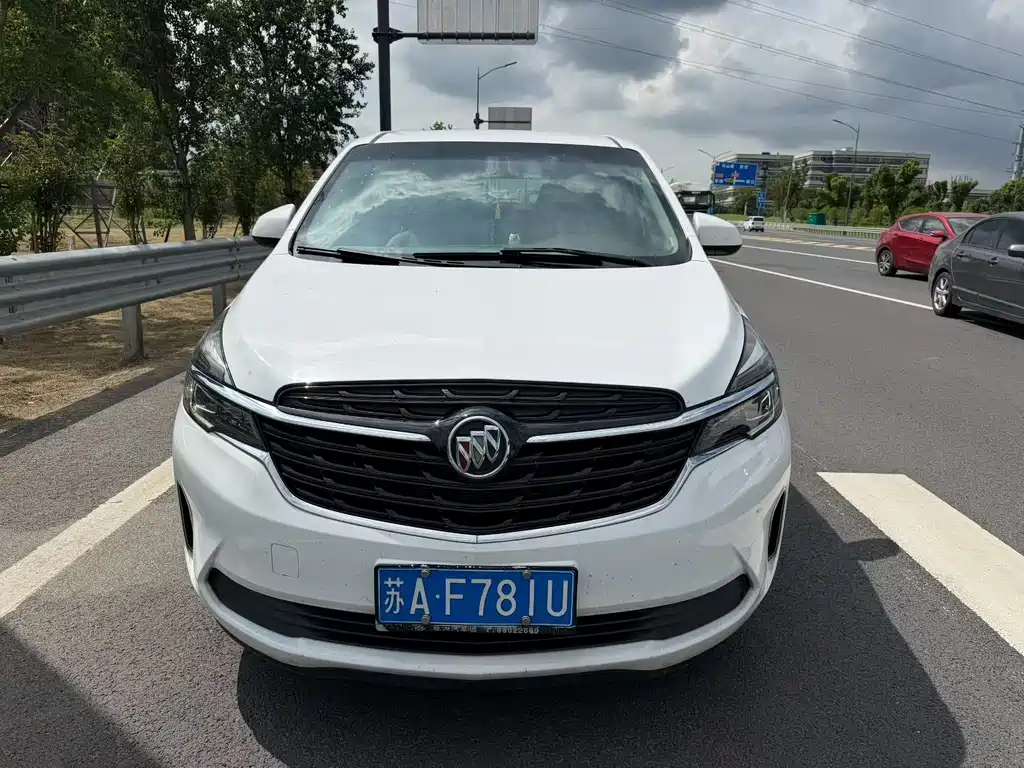 Buick GL8 — миниатюра 2