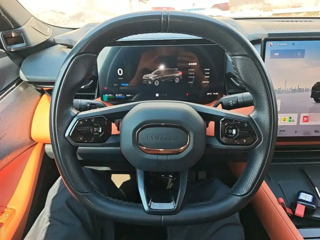 Lynk & Co 08 EM-P — миниатюра 11