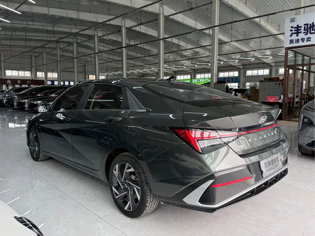 Hyundai Elantra — миниатюра 7