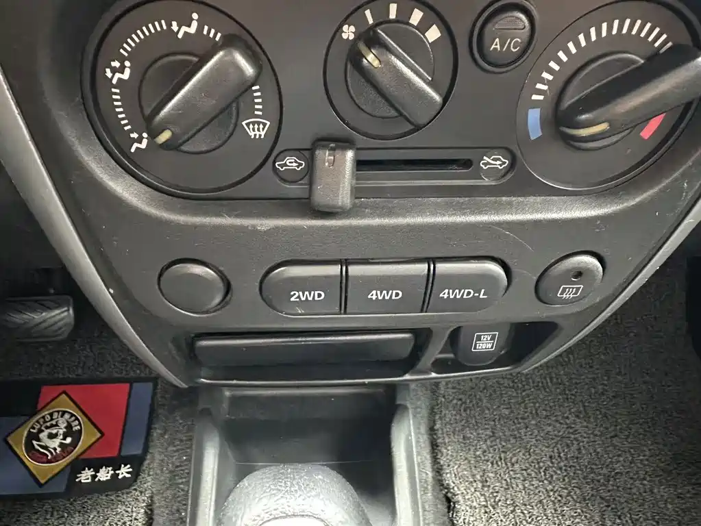 Suzuki Jimny — миниатюра 8