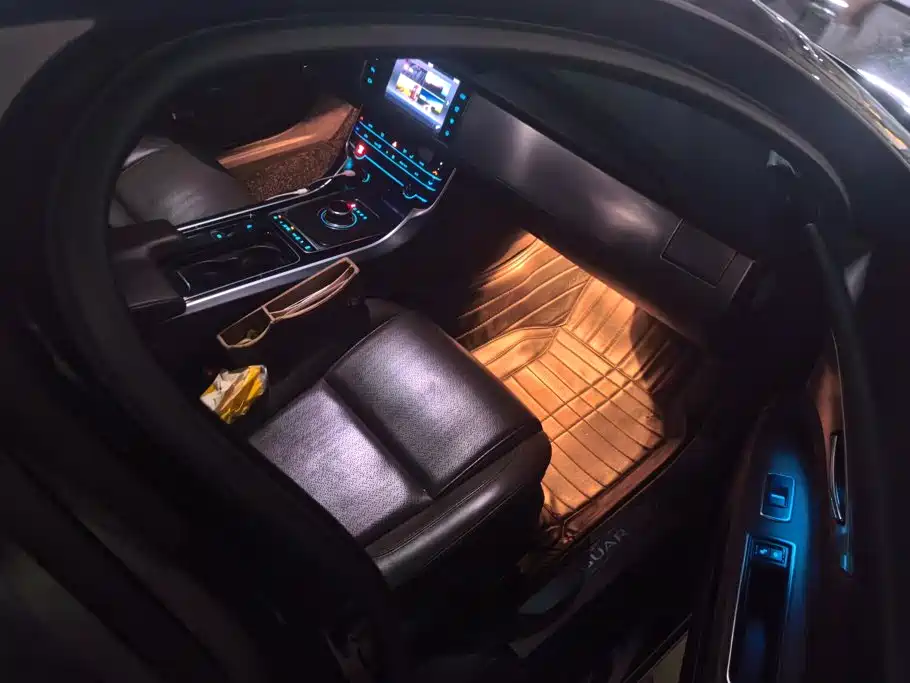 Jaguar XFL — миниатюра 8
