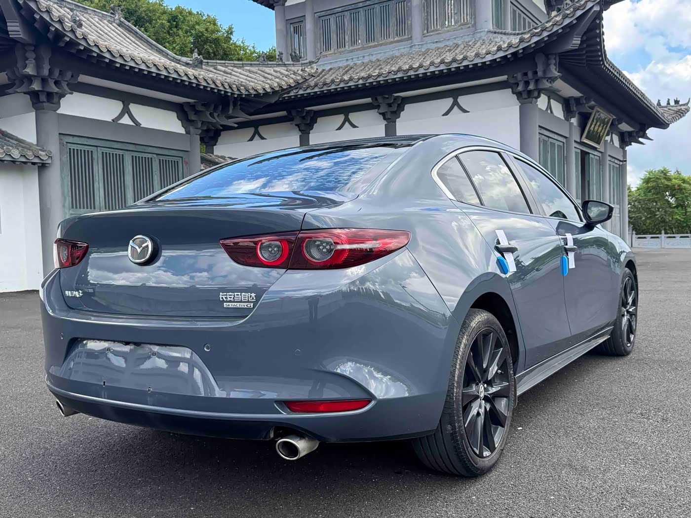 Mazda Mazda3 Axela 2.0 л 2022 г. Серебристо-серый, пробег 7100 км