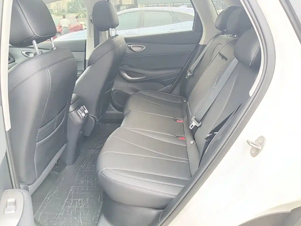 BYD Sealion 05 EV — миниатюра 17