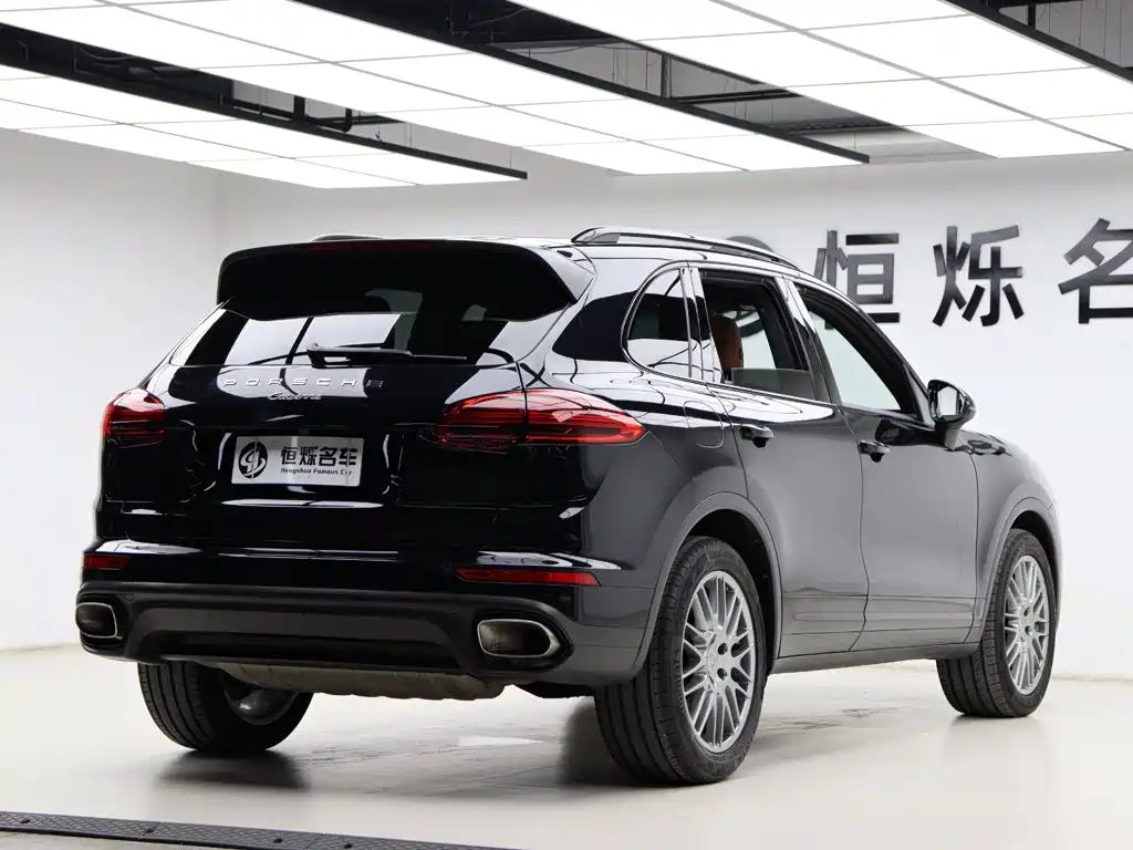 Porsche Cayenne — миниатюра 28