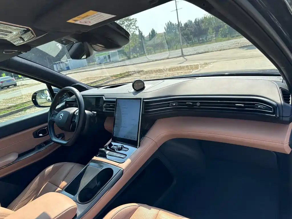 NIO ES8 — миниатюра 16