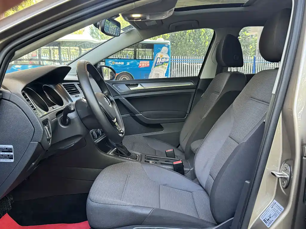 Volkswagen Golf — миниатюра 7