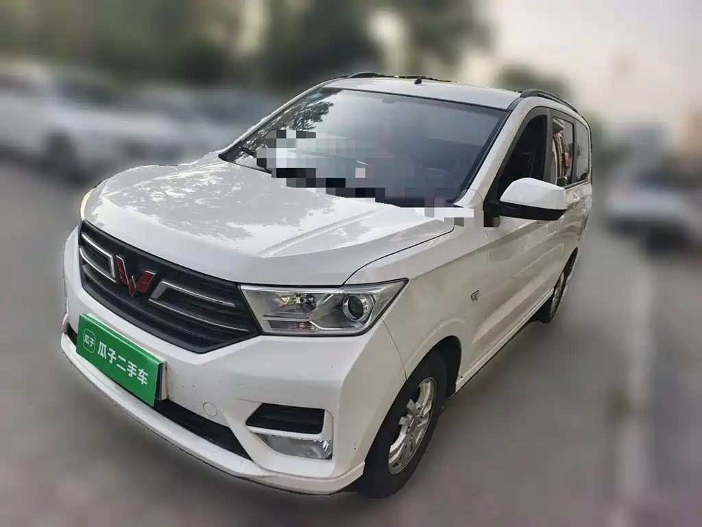 Wuling Hongguang — миниатюра 2
