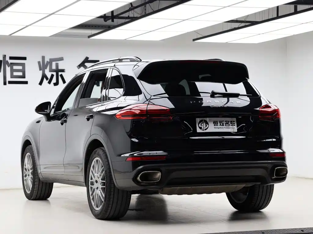 Porsche Cayenne — миниатюра 26