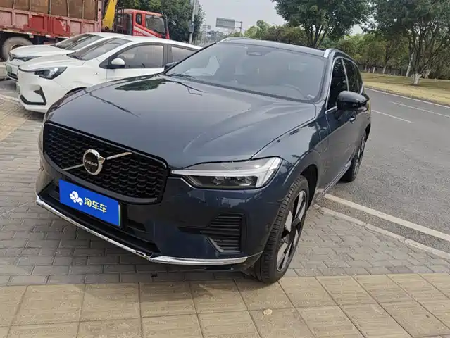 VOLVO  XC60 PLUG IN HYBRID 2024