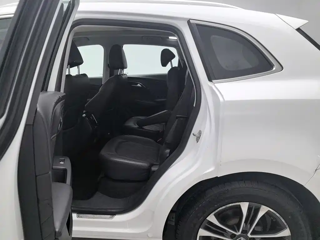Borgward BX7 — миниатюра 15
