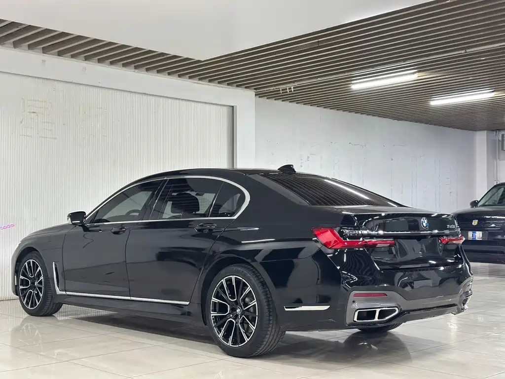 BMW 7 Series 7 2016 740Li Lead
