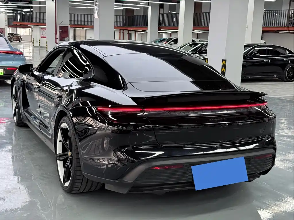 Porsche Taycan — миниатюра 10