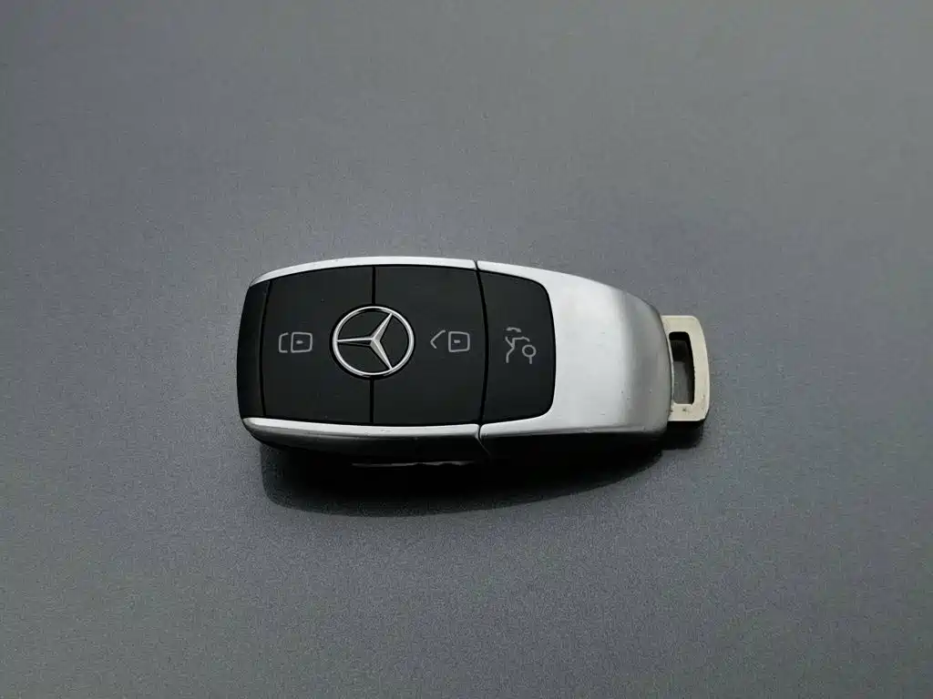 Mercedes-Benz C-Class — миниатюра 19