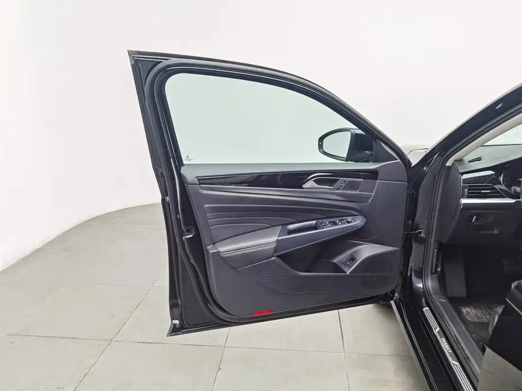 Volkswagen Passat — миниатюра 8