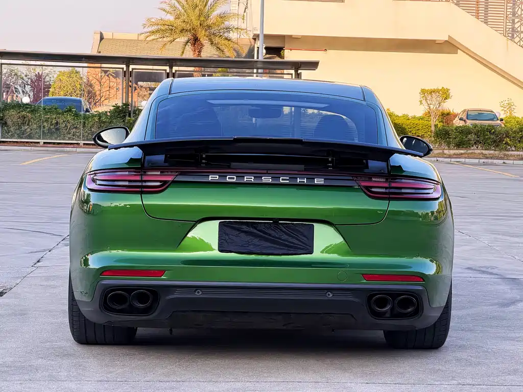 PORSCHE PANAMERA