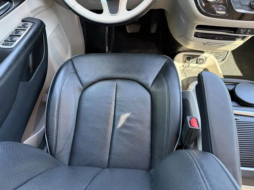 Chrysler Grand Voyager (Import) — миниатюра 12