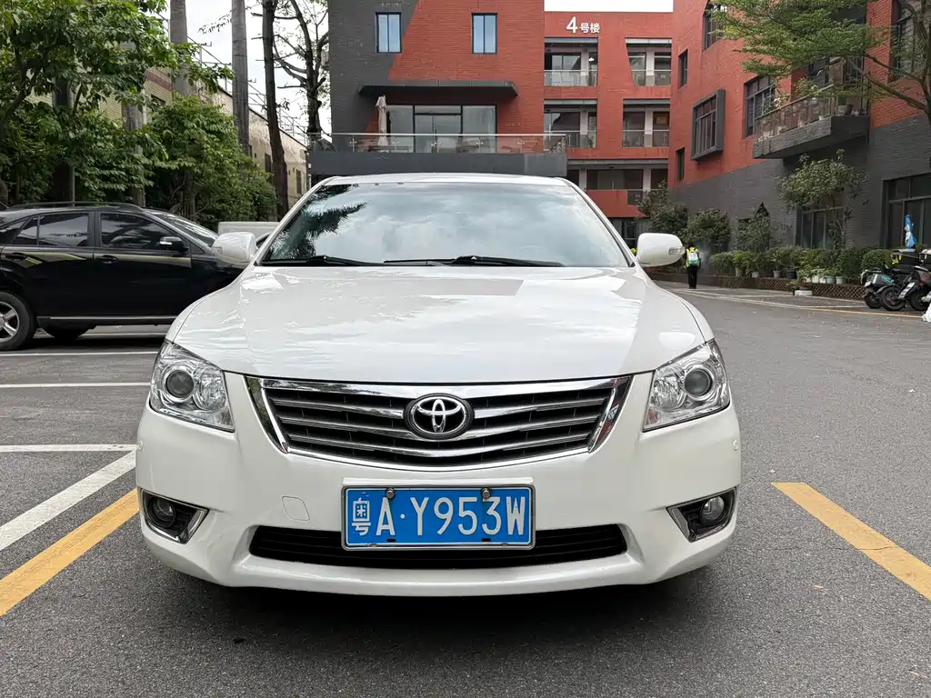 Toyota Camry — миниатюра 2