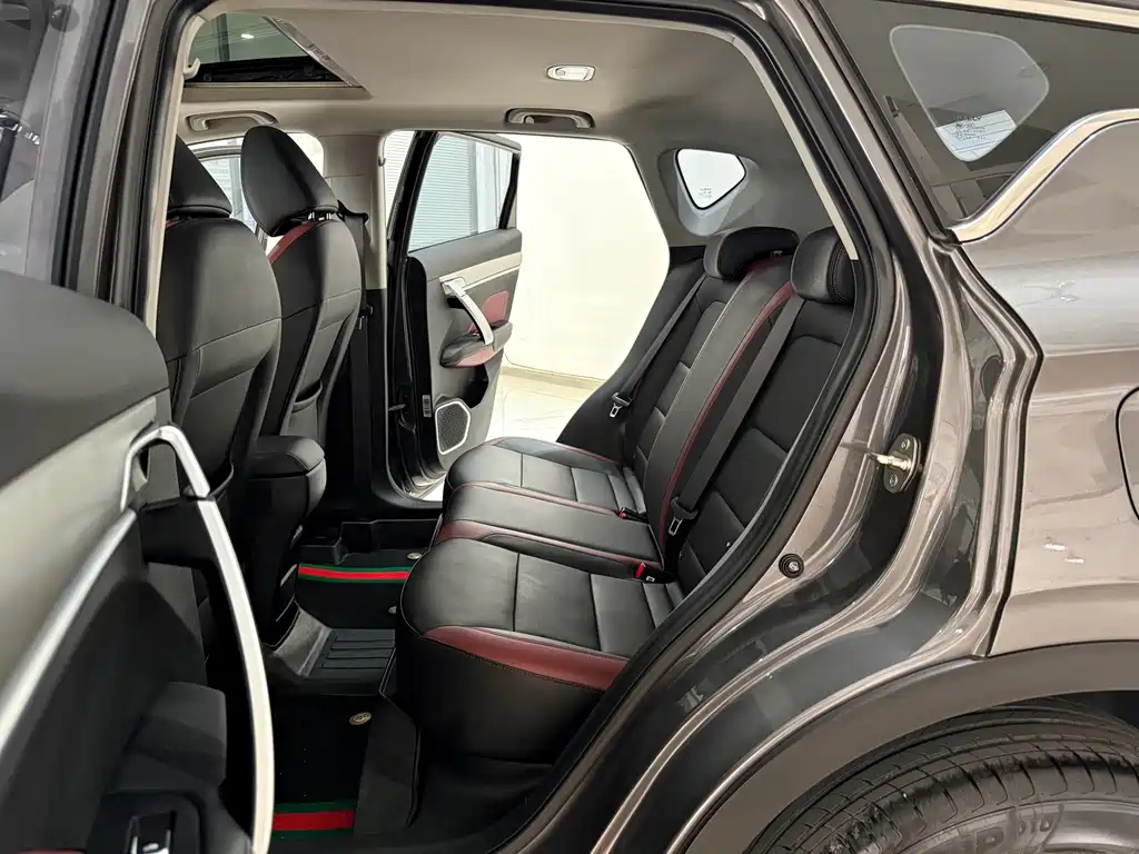 Geely Binyue — миниатюра 10