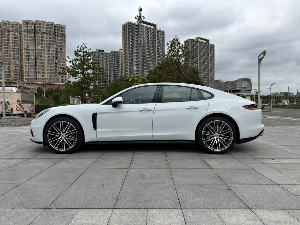Porsche Panamera — миниатюра 7