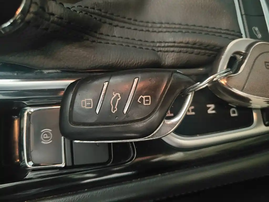 Roewe RX3 — миниатюра 9