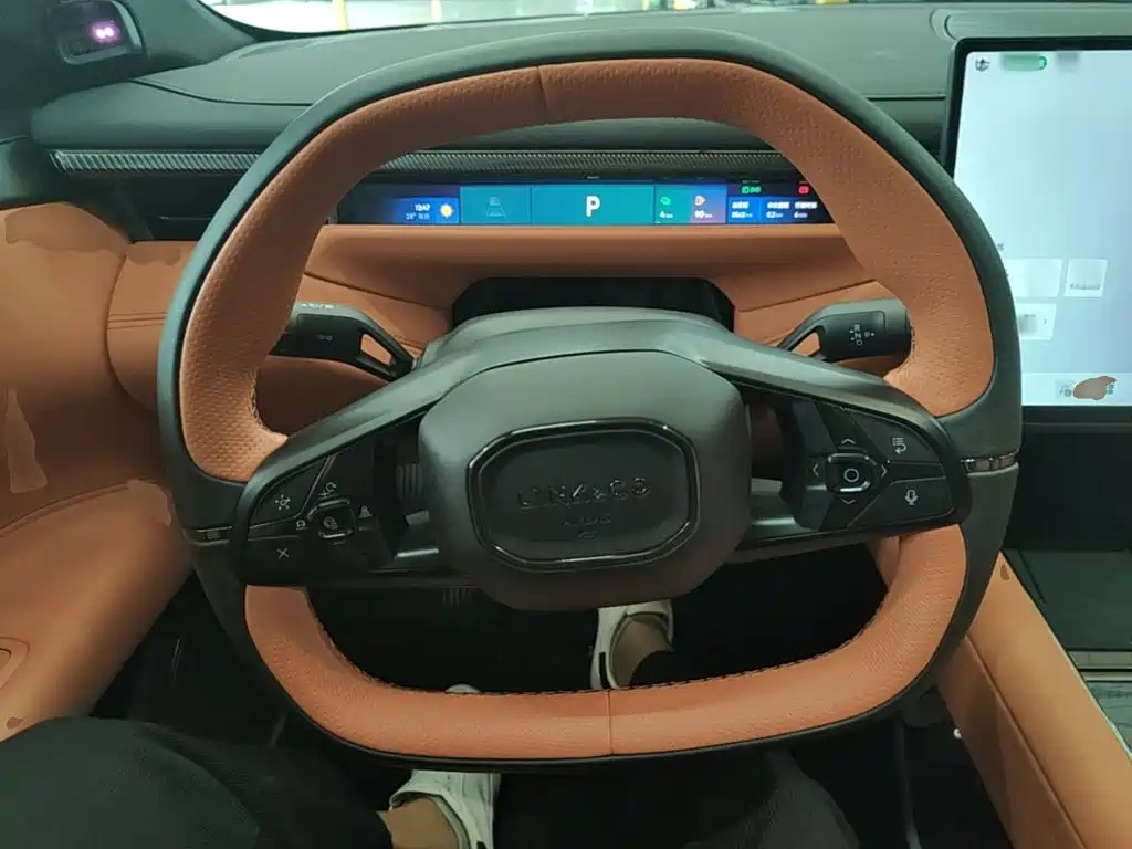 Lynk & Co 10 — миниатюра 11