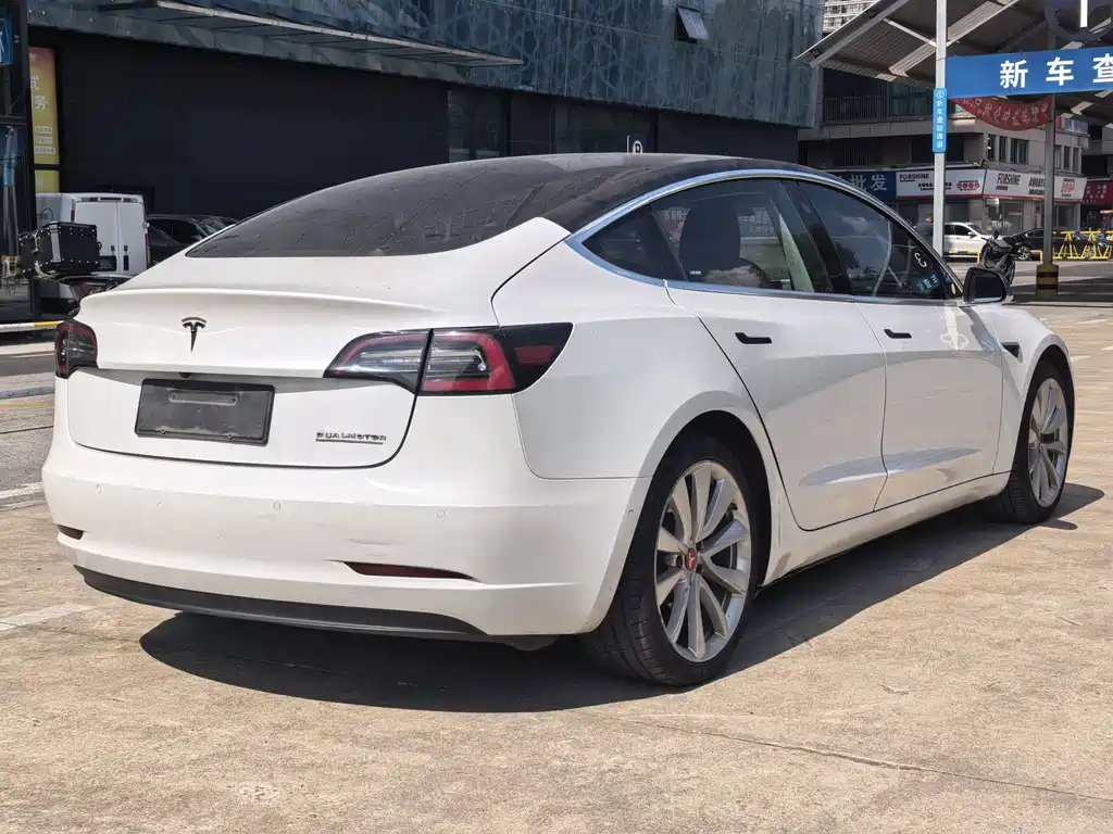 Tesla Model 3 — миниатюра 11