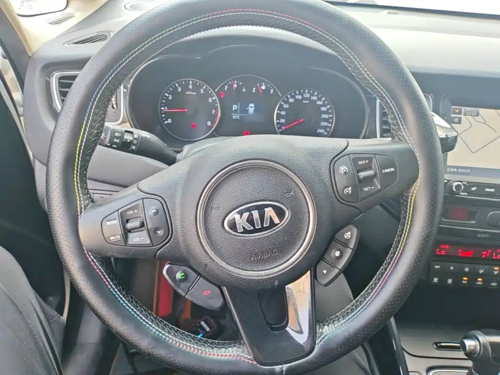 Kia Carens — миниатюра 11