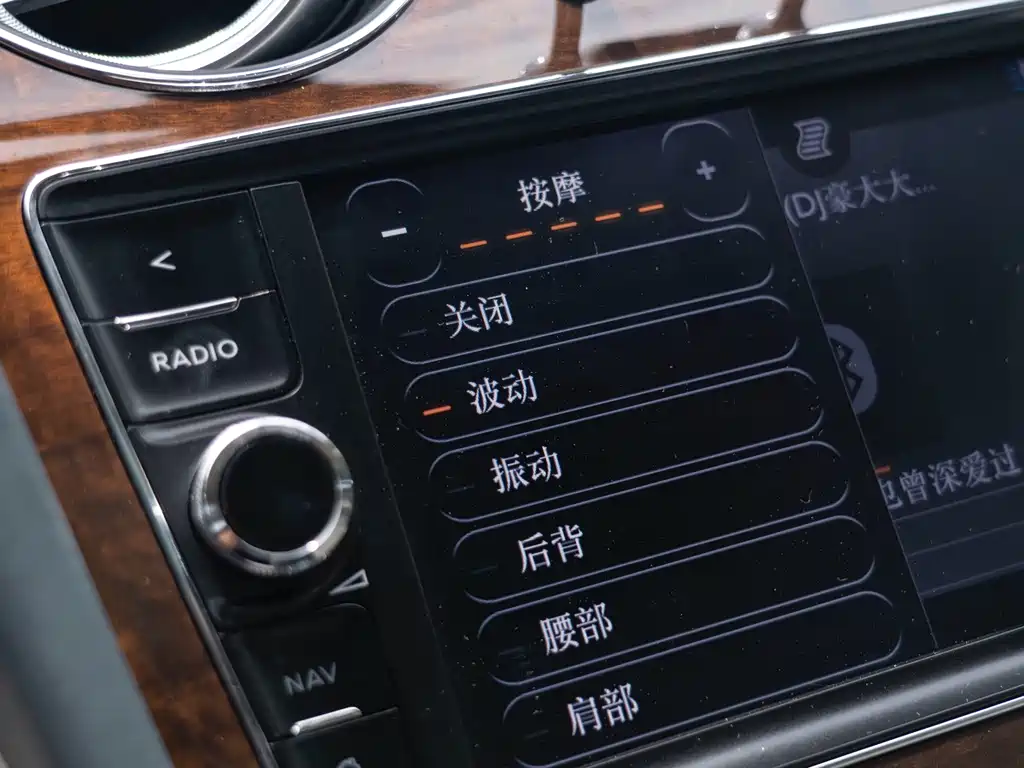 Bentley Bentayga — миниатюра 21
