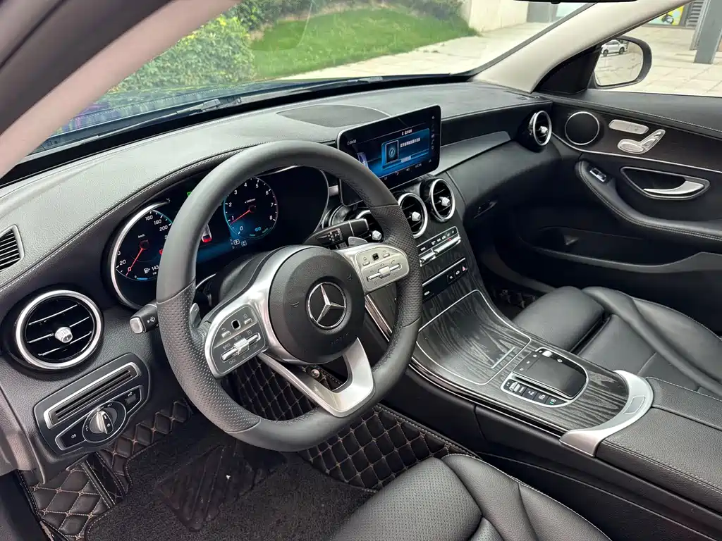 Mercedes-Benz C-Class — миниатюра 7