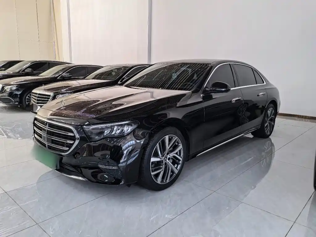 Mercedes-Benz E-Class — миниатюра 2