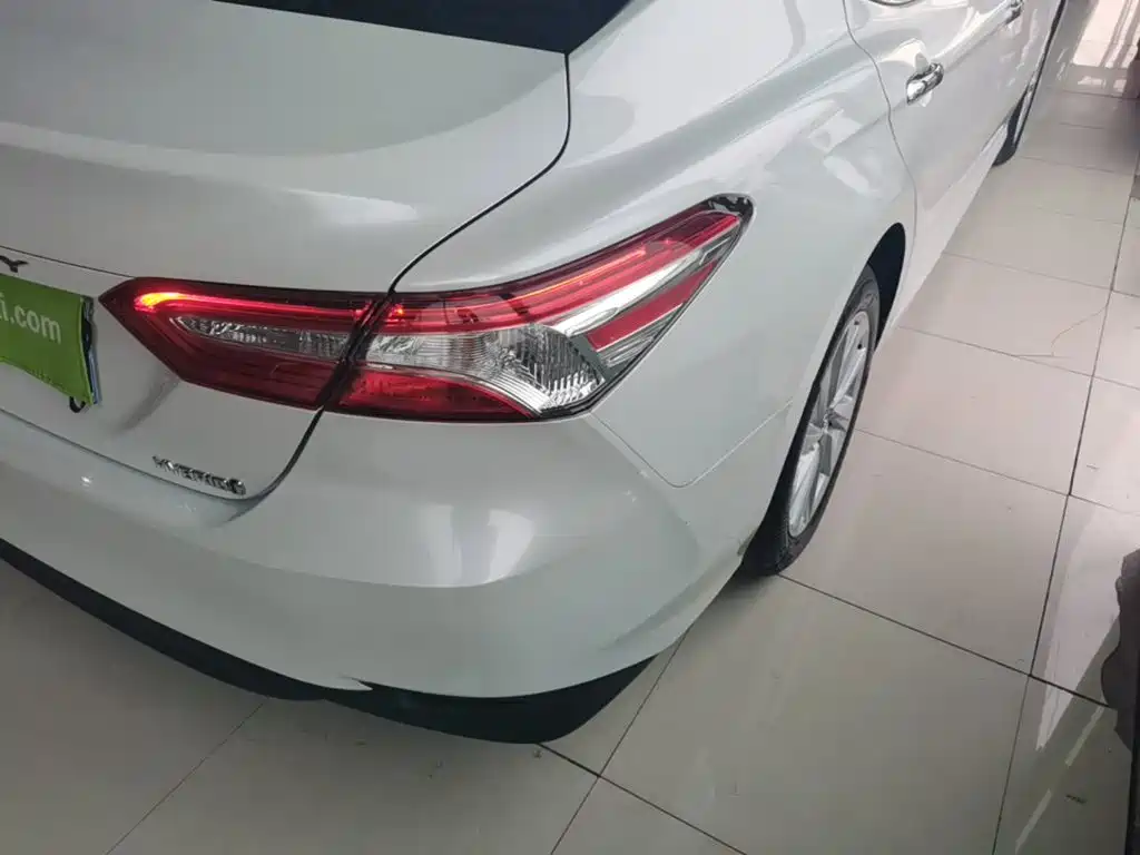 Toyota Camry — миниатюра 8