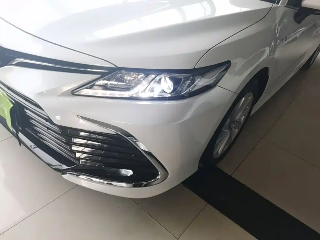 Toyota Camry — миниатюра 24