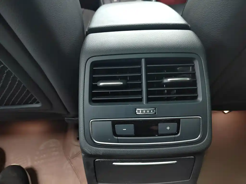Audi A4L — миниатюра 10