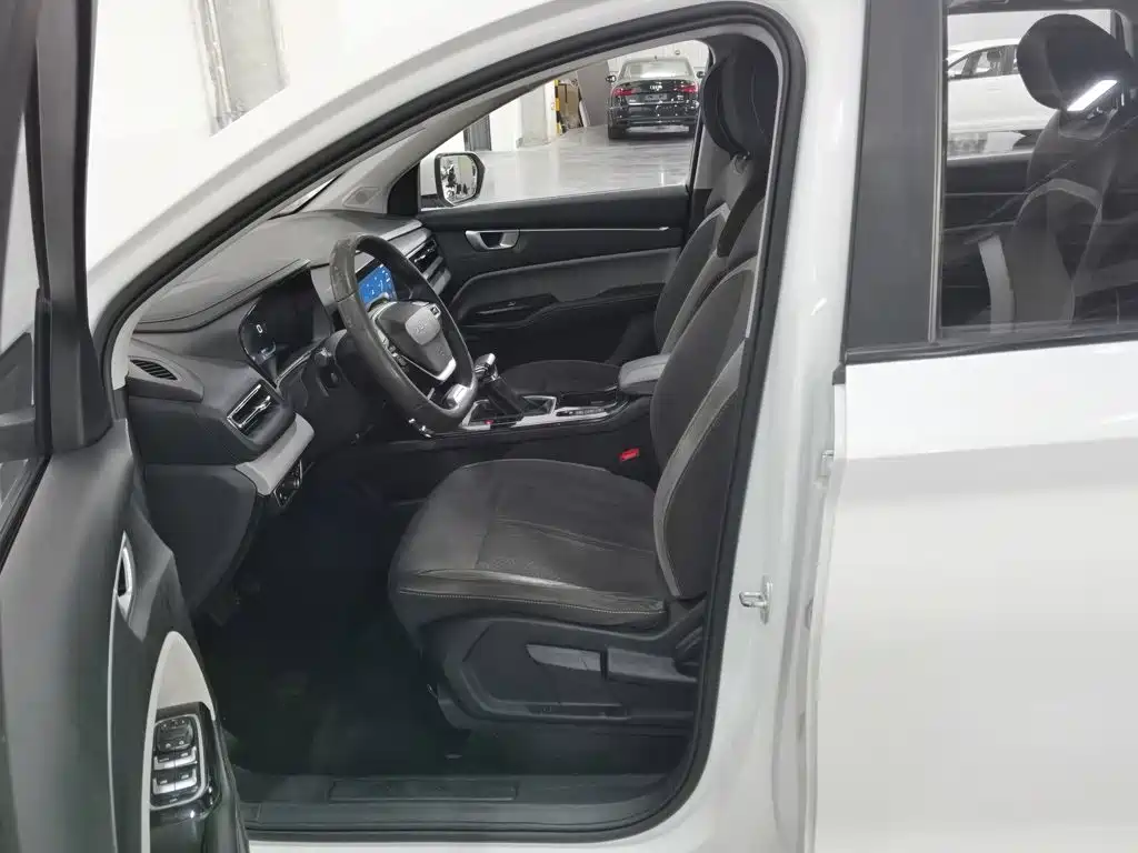 Wuling Victory — миниатюра 10