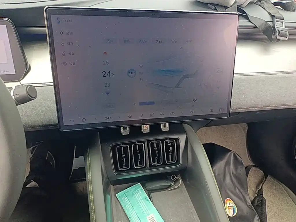 BYD L EV — миниатюра 18