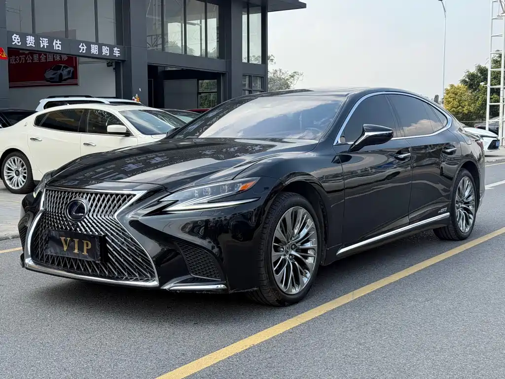 Lexus LS 2021