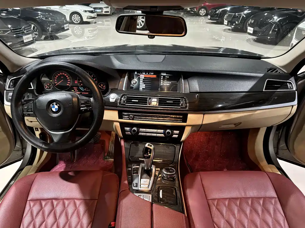 BMW 5 Series — миниатюра 12