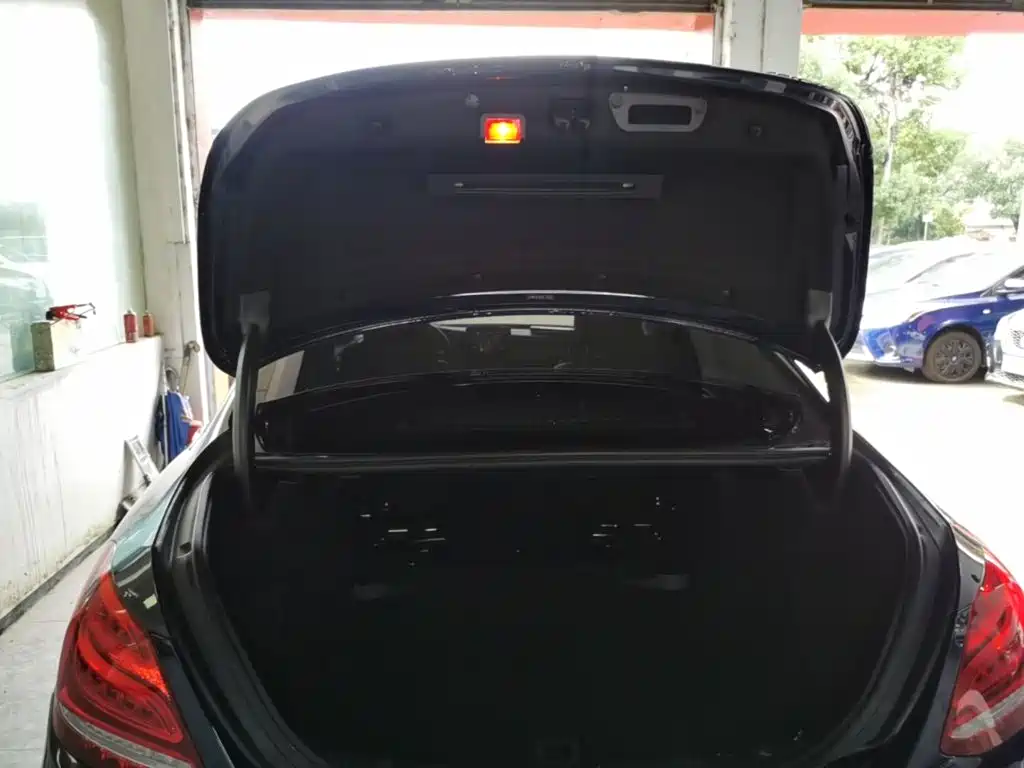 Mercedes-Benz C-Class — миниатюра 19