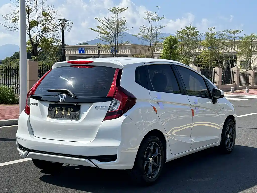 Honda Fit — миниатюра 9