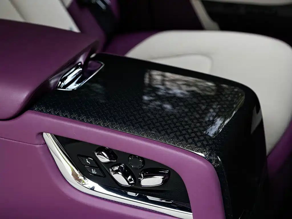 Rolls-Royce Cullinan — миниатюра 16