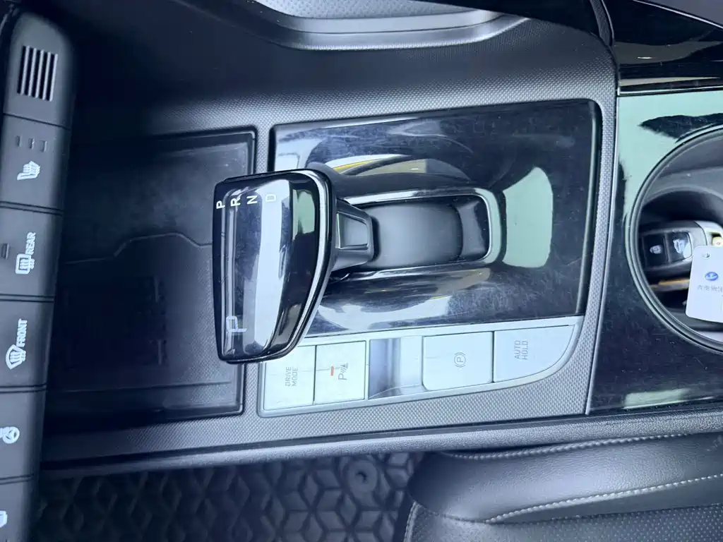 Hyundai Elantra — миниатюра 18